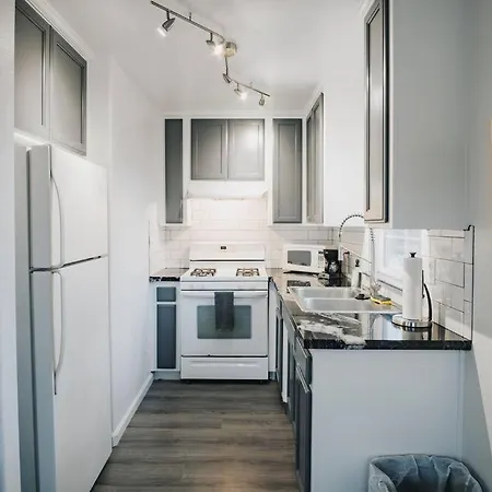 Gorgeous Upstairs Studio With Patio And Laundry Chico Exterior photo