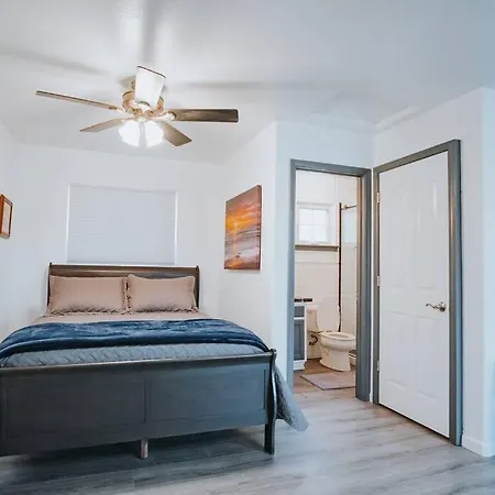 Gorgeous Upstairs Studio With Patio And Laundry Chico Exterior photo