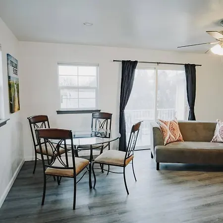 Gorgeous Upstairs Studio With Patio And Laundry Chico Exterior photo