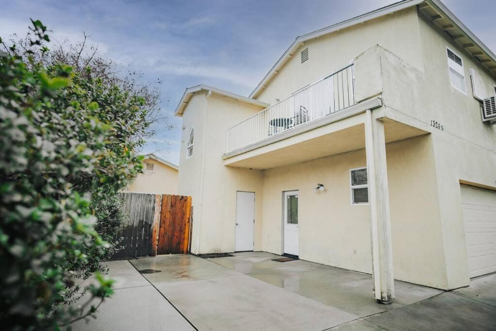Gorgeous Upstairs With Patio And Laundry Chico